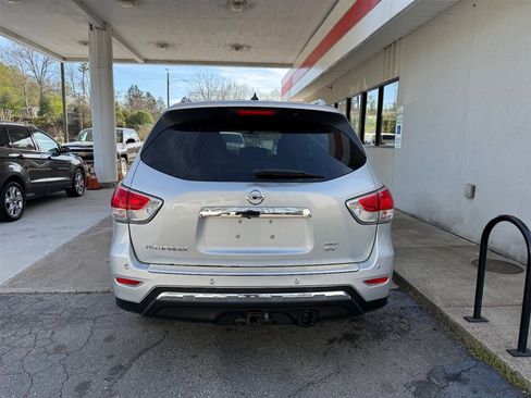 Used 2014 Nissan Pathfinder SV image 13