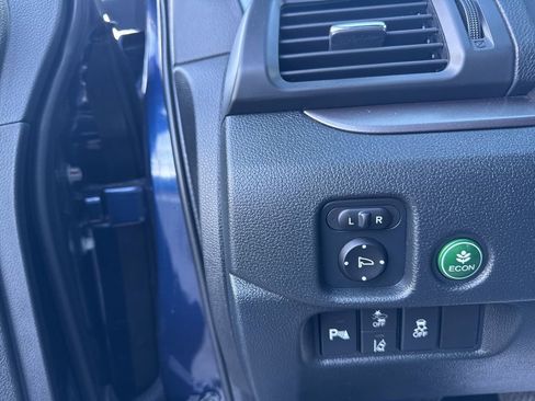 Used 2023 Honda Passport EX-L image 12