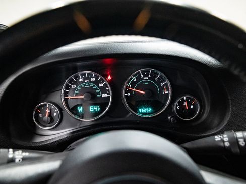 Used 2012 Jeep Wrangler Sport image 8