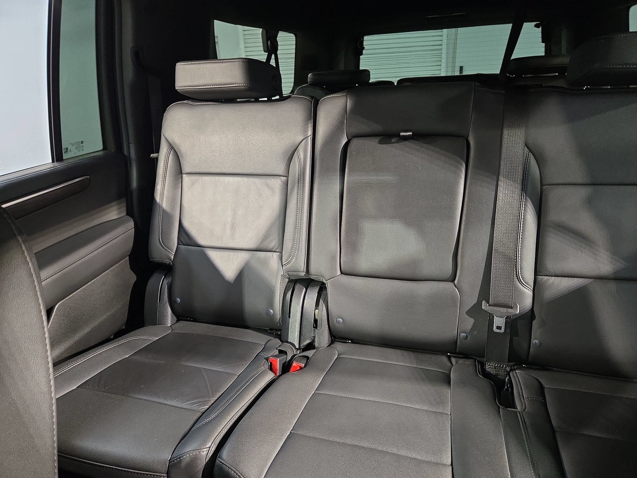 Used 2025 Chevrolet Suburban Z71 AWD/4WD image 10