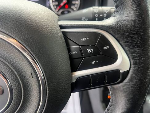 Used 2020 Jeep Renegade Latitude w/ Cold Weather Group image 16