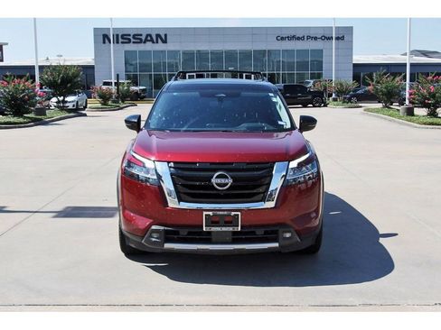 Used 2022 Nissan Pathfinder Platinum w/ Cargo Package FWD image 8