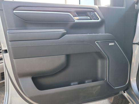 Used 2024 GMC Sierra 2500 SLT w/ SLT Premium Package image 15