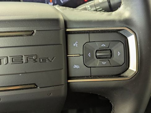 Used 2025 GMC Hummer EV 2X image 9