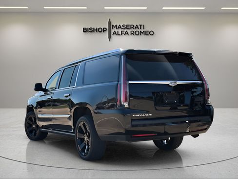 Used 2020 Cadillac Escalade ESV Platinum AWD/4WD image 3