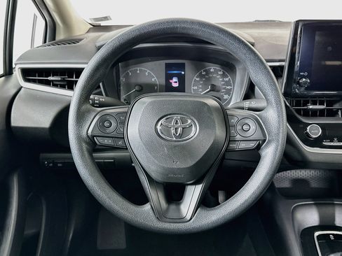 Used 2025 Toyota Corolla LE FWD image 17