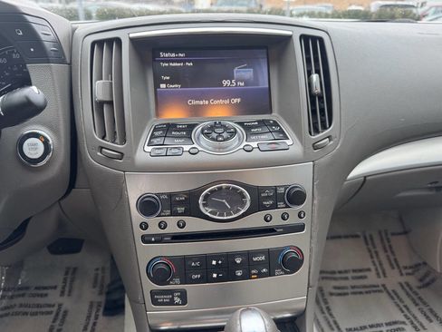 Used 2011 INFINITI G37 x w/ Premium Pkg image 26
