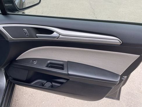 Used 2018 Ford Fusion S FWD image 16