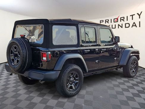Used 2024 Jeep Wrangler Unlimited Sport AWD/4WD image 4