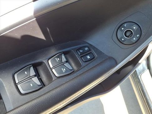 Used 2019 Hyundai Santa Fe Limited image 23