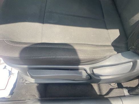 Used 2015 Hyundai Veloster image 13