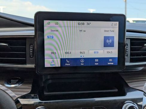 Used 2023 Ford Explorer Limited w/ Equipment Group 301A RWD image 6