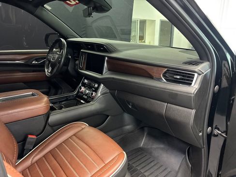 Used 2023 GMC Yukon Denali Ultimate AWD/4WD image 13