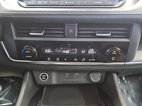 Used 2023 Nissan Rogue SV FWD image 24