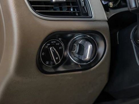 Used 2018 Porsche Macan Sport Edition AWD/4WD image 45