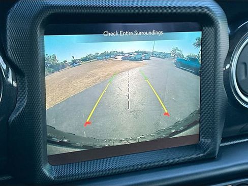 Certified 2022 Jeep Wrangler Unlimited Rubicon w/ Trailer Tow Package image 14