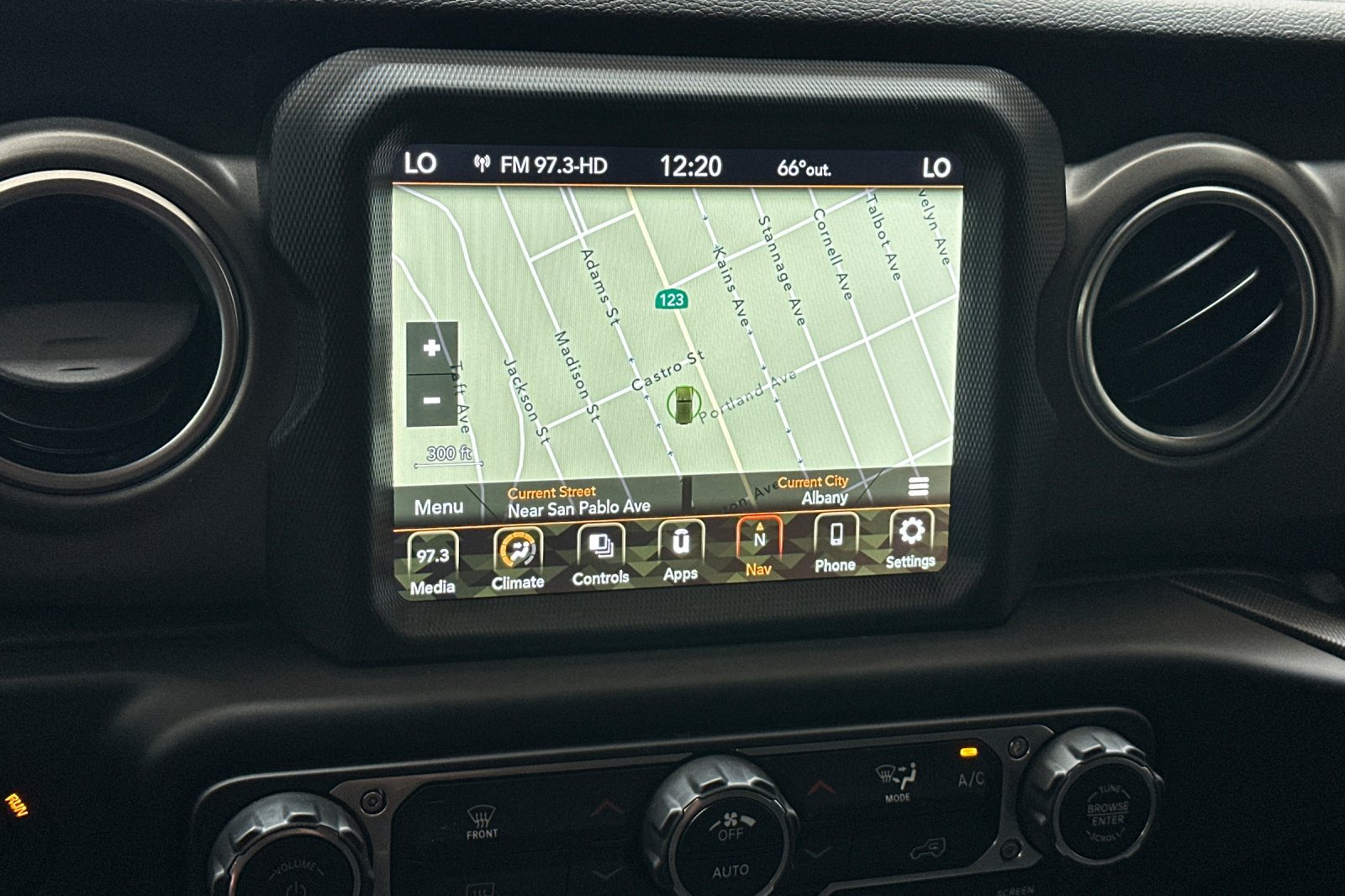 Used 2023 Jeep Wrangler Unlimited Rubicon 4xe AWD/4WD image 25