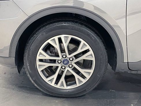 Used 2022 Ford Escape SEL w/ Technology Package AWD/4WD image 16