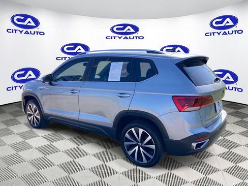 Used 2022 Volkswagen Taos SE FWD image 5