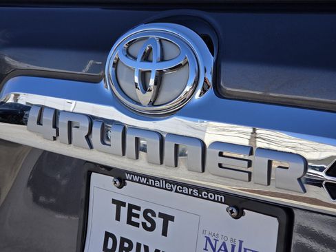 Used 2017 Toyota 4Runner Limited image 32