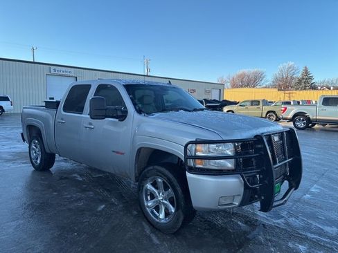 Used 2007 Chevrolet Silverado 1500 LTZ w/ EZ-Lift Tailgate Package image 4