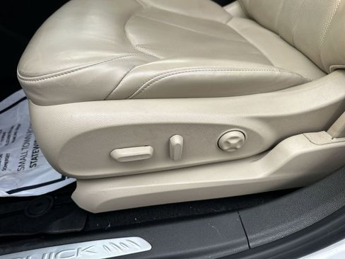 Used 2020 Buick Envision Essence image 12