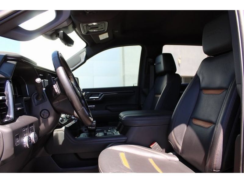 Used 2024 GMC Sierra 1500 AT4 w/ Technology Package AWD/4WD image 10