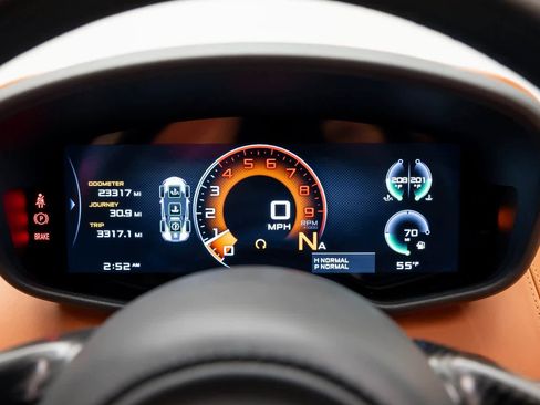 Used 2018 McLaren 570S Spider image 18