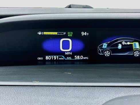Used 2022 Toyota Prius Prime XLE FWD image 8