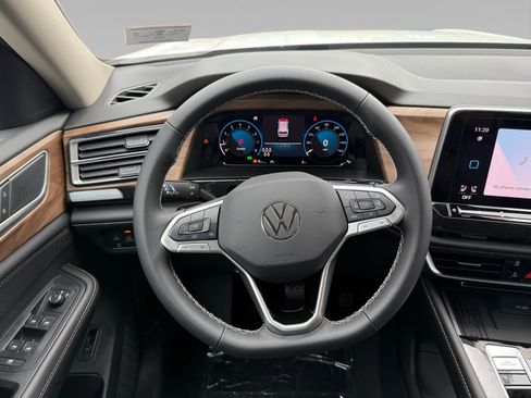 New 2026 Volkswagen Atlas SE image 12