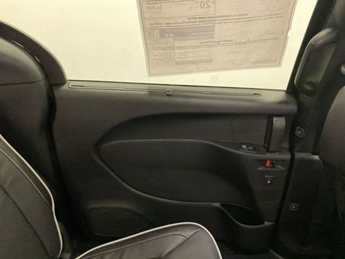 New 2026 Chrysler Pacifica Limited w/ S Appearance Package image 26