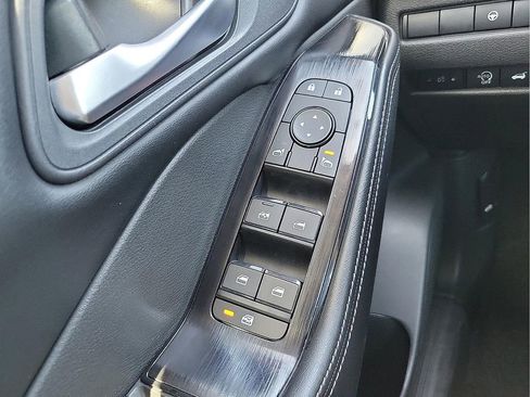 Used 2025 Nissan Rogue SV FWD image 13