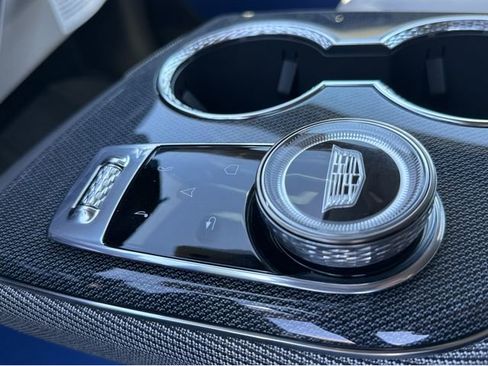 New 2026 Cadillac Optiq Luxury 1 image 19