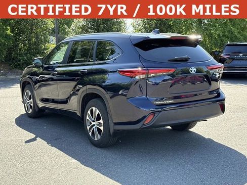 Used 2023 Toyota Highlander XLE AWD/4WD image 4