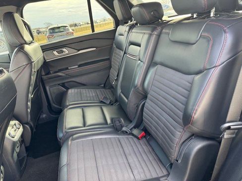 Certified 2025 Ford Explorer ST-Line w/ ST-Line Street Pack image 24