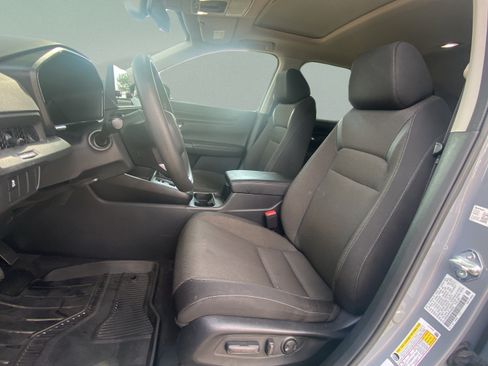 Used 2023 Honda CR-V EX image 12
