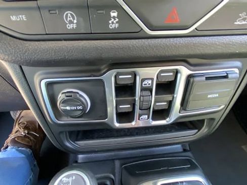 Used 2025 Jeep Wrangler Unlimited Sport AWD/4WD image 24