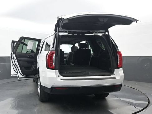Used 2023 GMC Yukon SLT w/ SLT Premium Package AWD/4WD image 37
