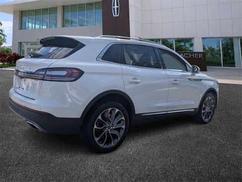 Certified 2022 Lincoln Nautilus Reserve image 7