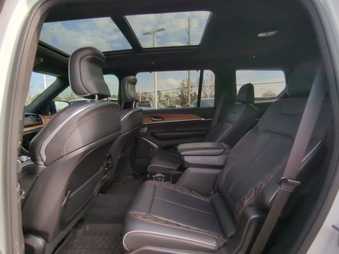 Used 2022 Jeep Grand Cherokee L Summit image 10