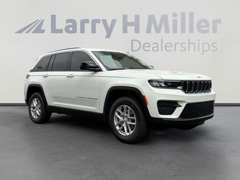 New 2026 Jeep Grand Cherokee Laredo X RWD image 8