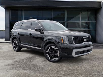 Used 2024 Kia Telluride EX w/ EX Captain's Chair Package