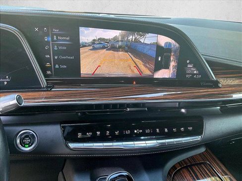 Used 2021 Cadillac Escalade ESV Premium Luxury w/ Driver Assist Tech Package AWD/4WD image 24