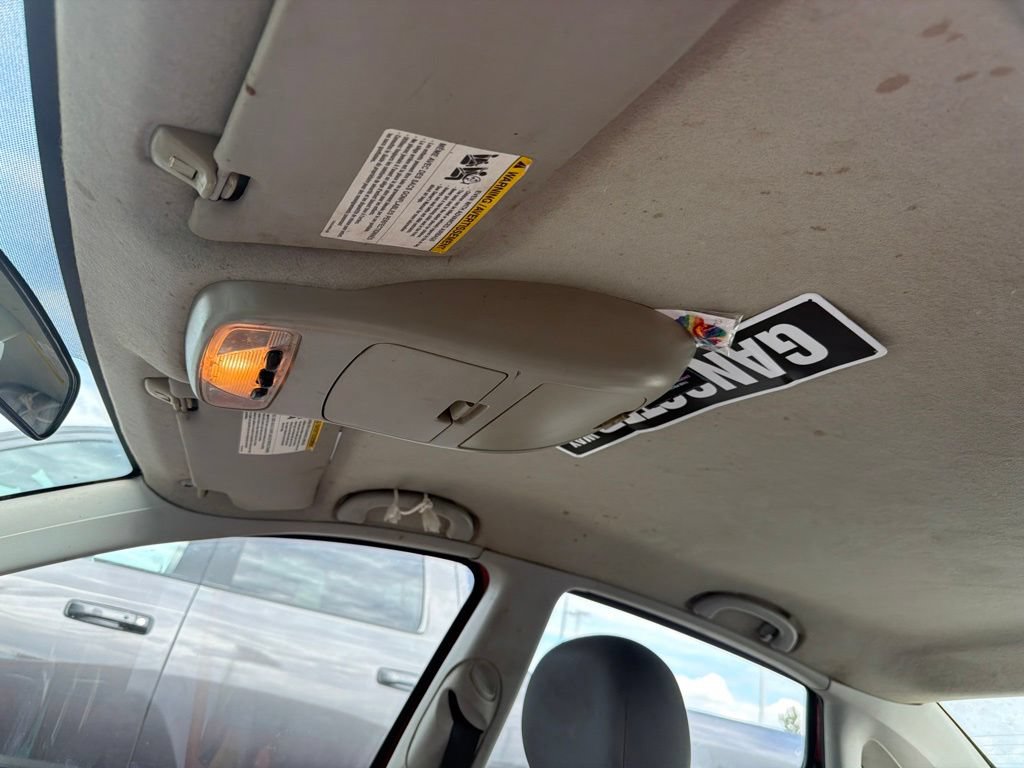 Used 2005 Ford Focus ZX4 Sedan FWD image 9