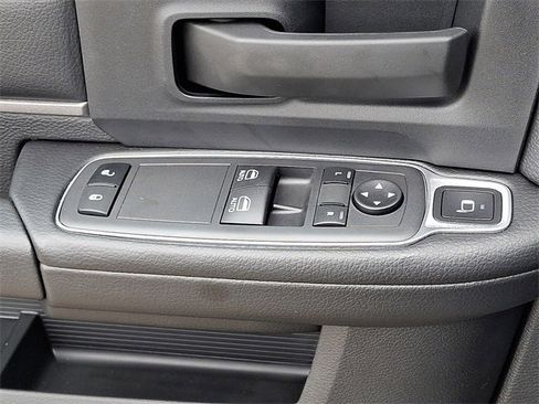 Used 2024 RAM 2500 Tradesman w/ Chrome Appearance Group image 21