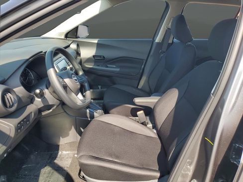 New 2025 Nissan Kicks Play S image 4
