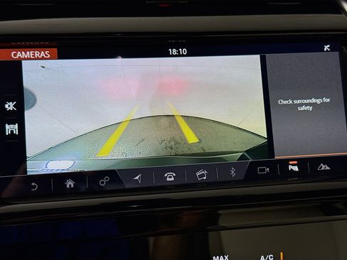 Used 2020 Land Rover Discovery Sport SE R-Dynamic AWD/4WD image 19