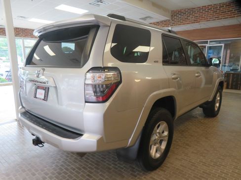 Used 2022 Toyota 4Runner SR5 AWD/4WD image 64