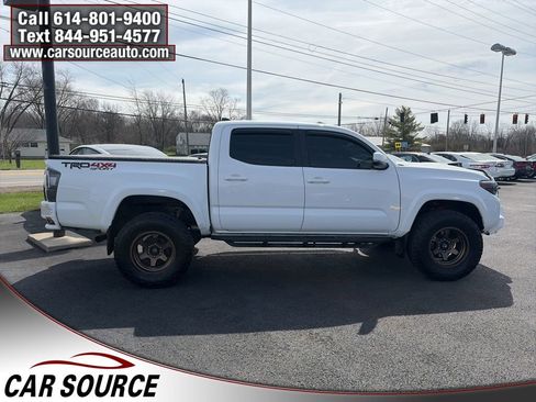 Used 2019 Toyota Tacoma TRD Sport image 4