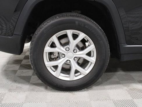 Used 2023 Jeep Grand Cherokee Limited AWD/4WD image 42